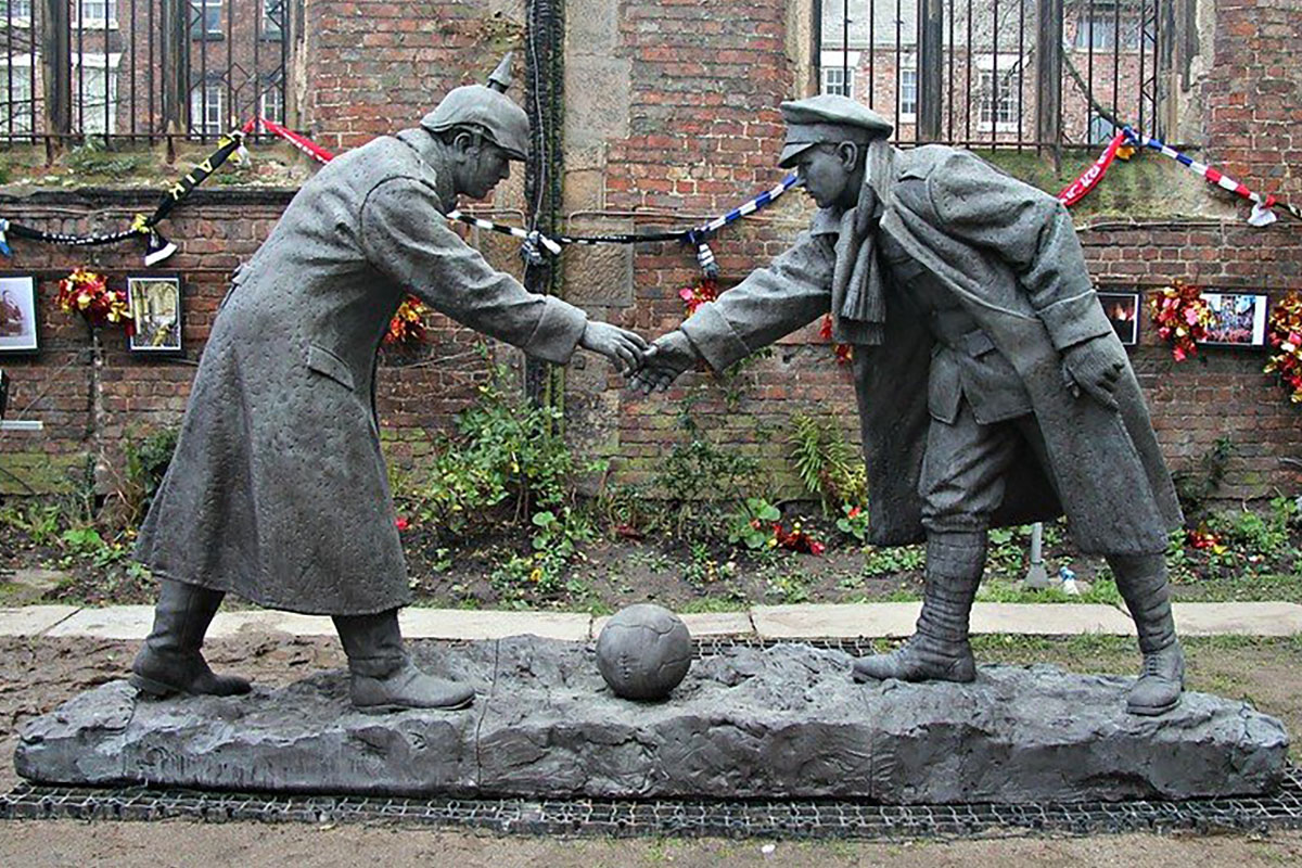 Iconic image designed by sculptor Andy Edwards to commemorate the Christmas Truce of 1914